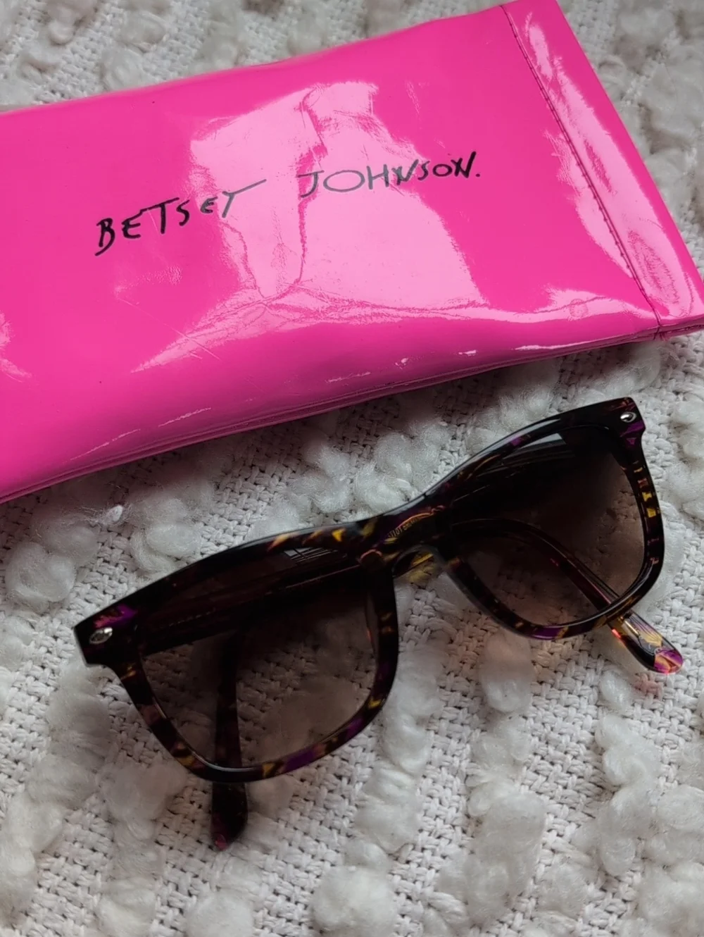 Betsey Johnson Tortoise Shell Prescription Sunglasses Hot Pink Case Wayfarer